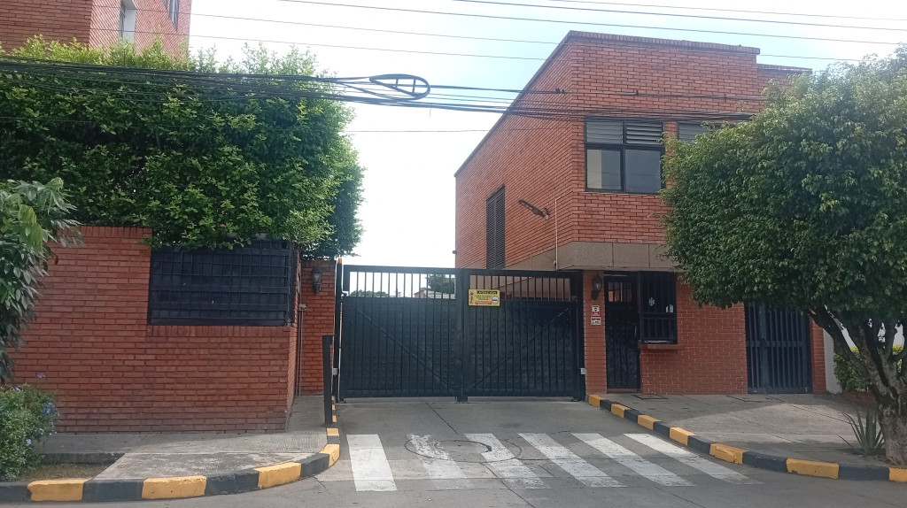 APARTAMENTO EN ARRIENDO