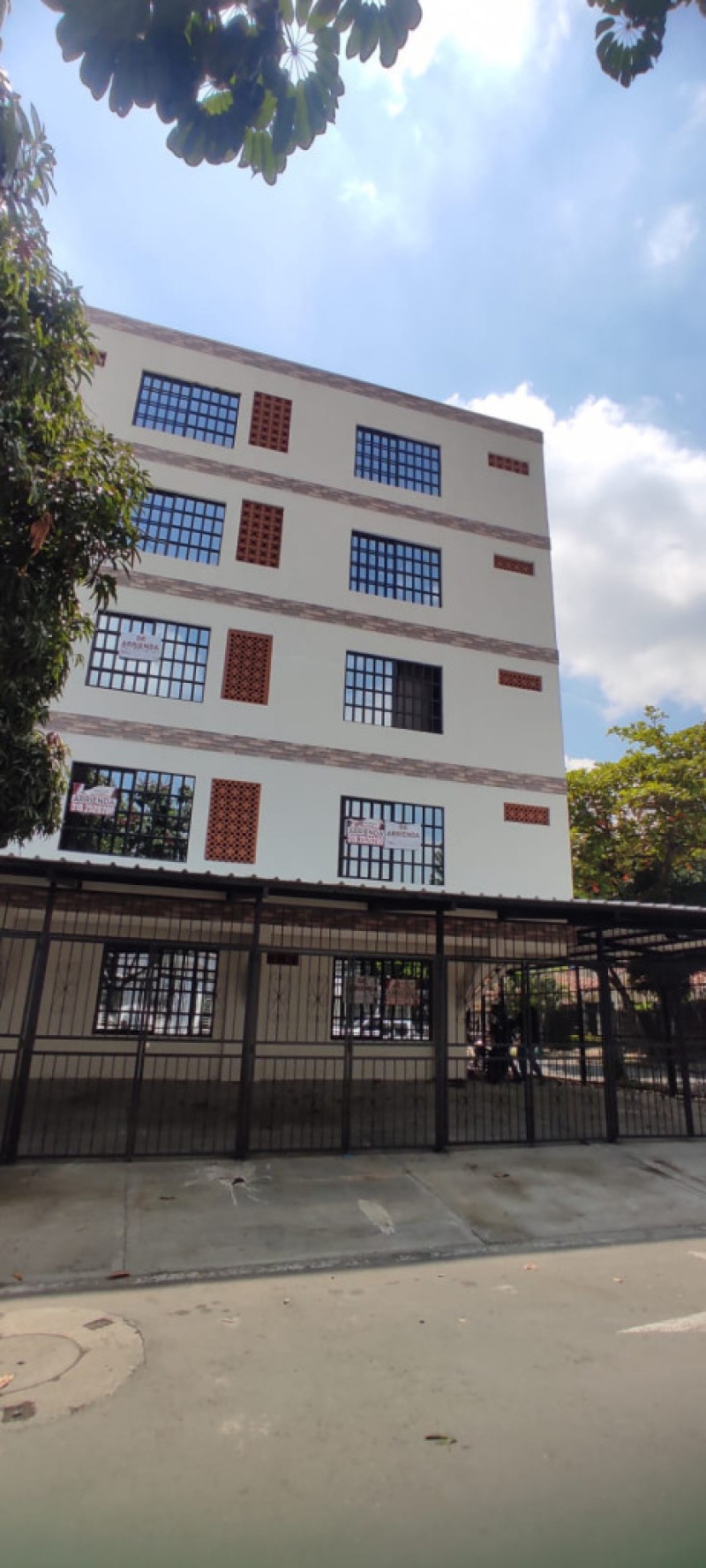 APARTAESTUDIO EN ARRIENDO