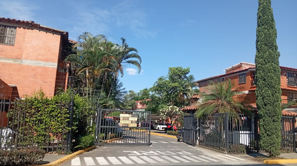 CASA EN ARRIENDO