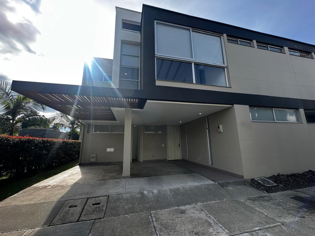 Casa - arriendo - Gualanday
