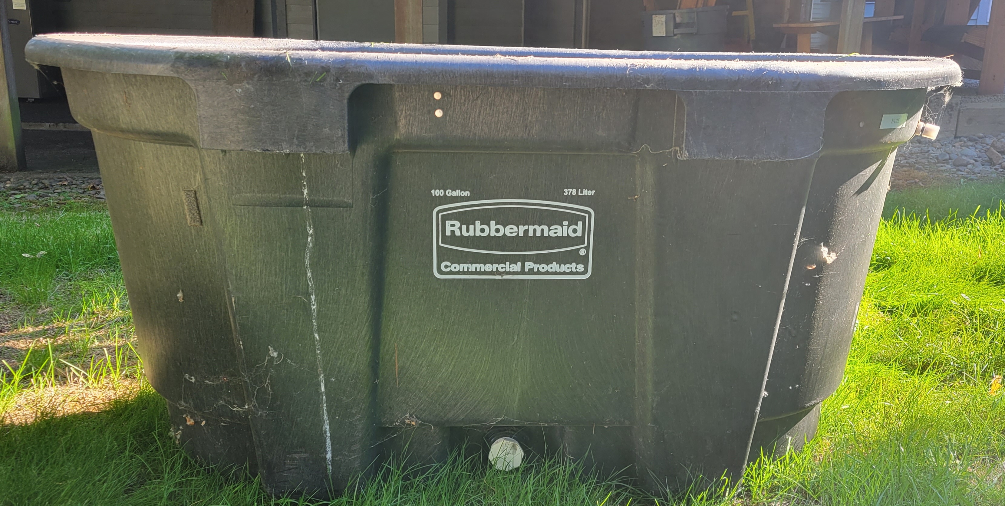 100g Rubbermaid Stock Tank Classified Threads PNWMAS