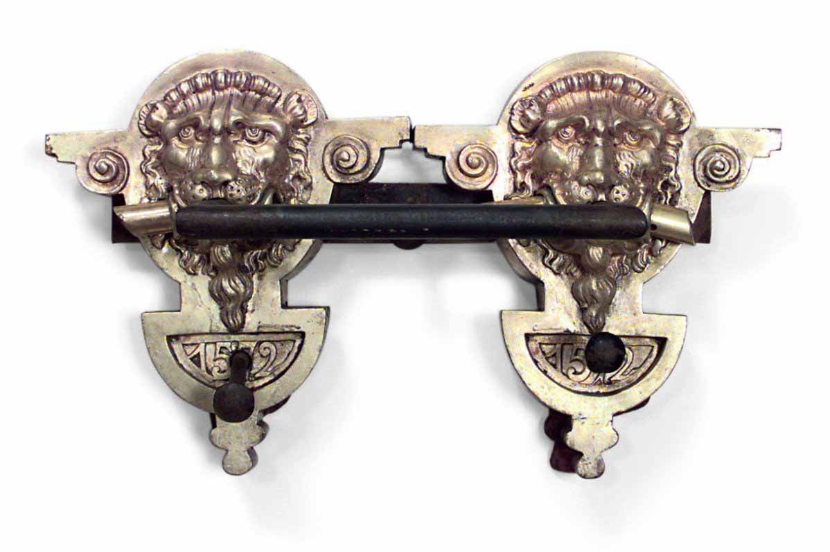 Continental german bronze lion door pull