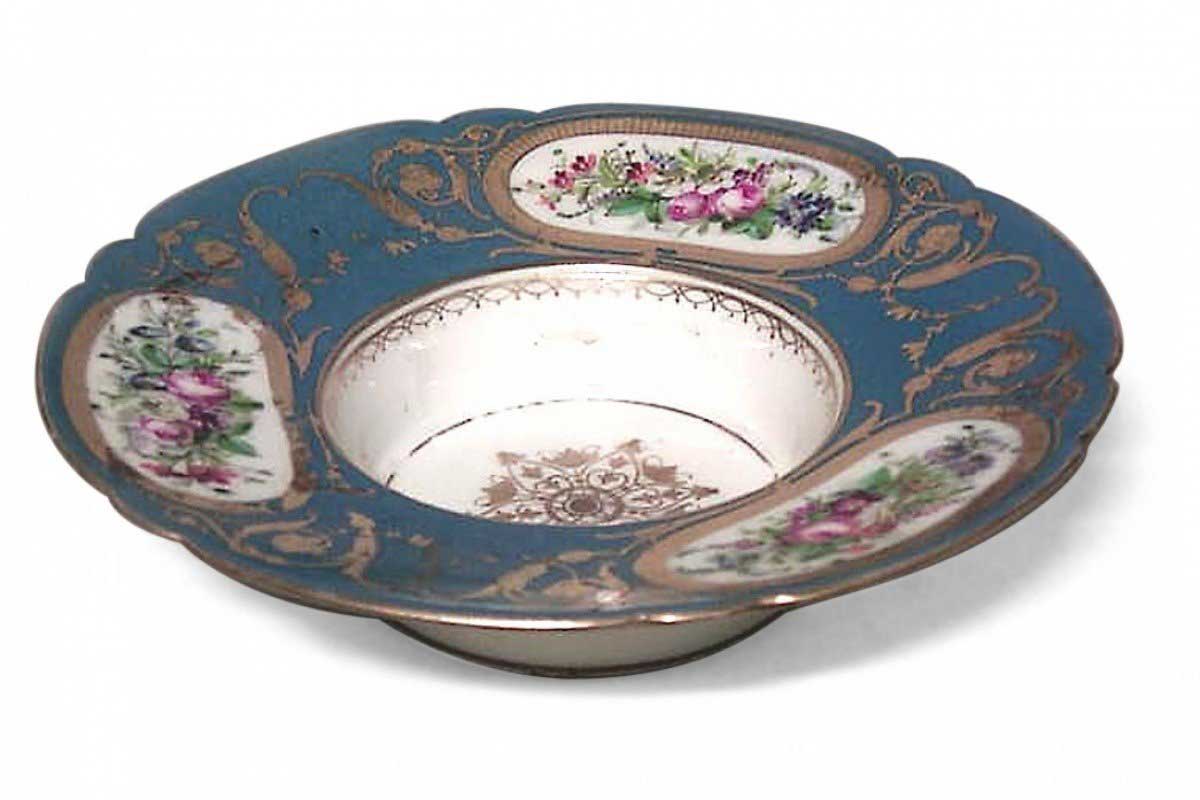 Pair of french victorian sevres porcelain bowls