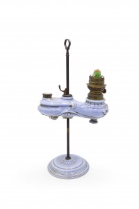 French victorian porcelain oil table lamp 1