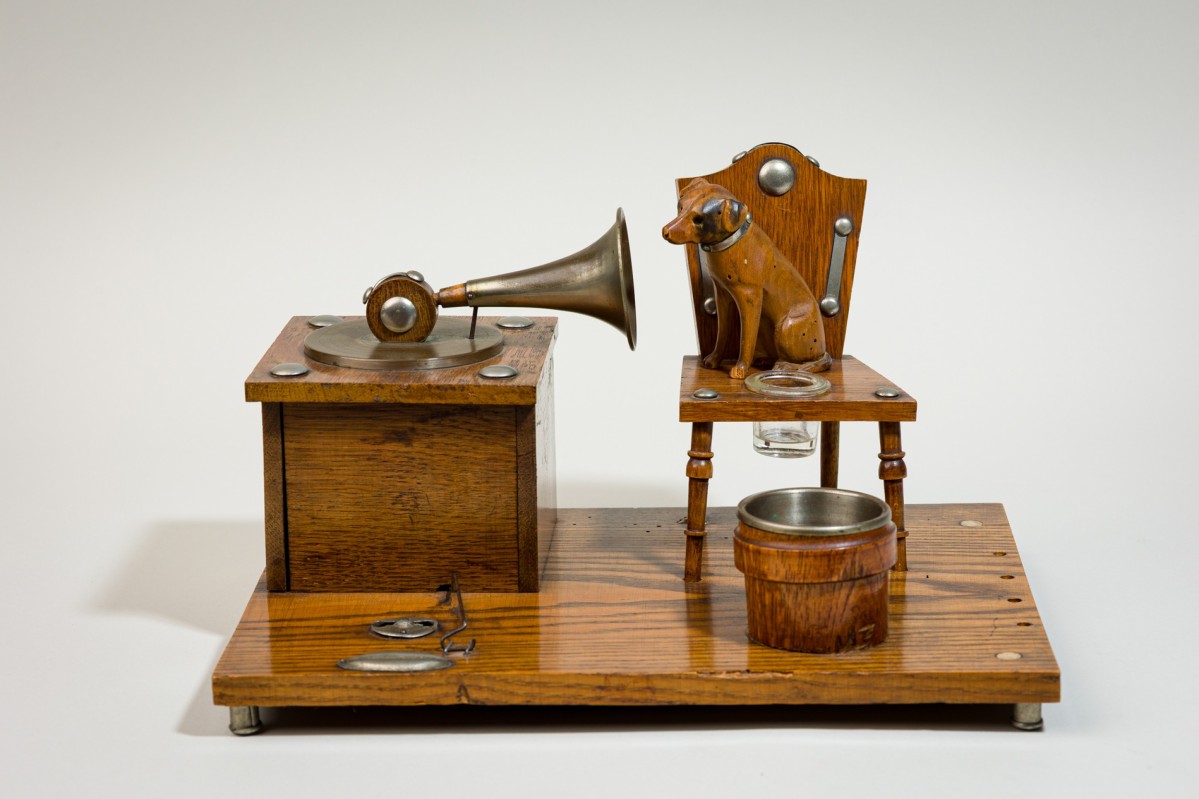 Nipper music box