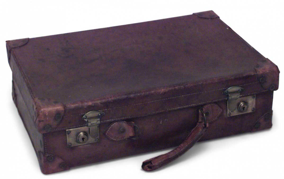 English brown leather valise 3