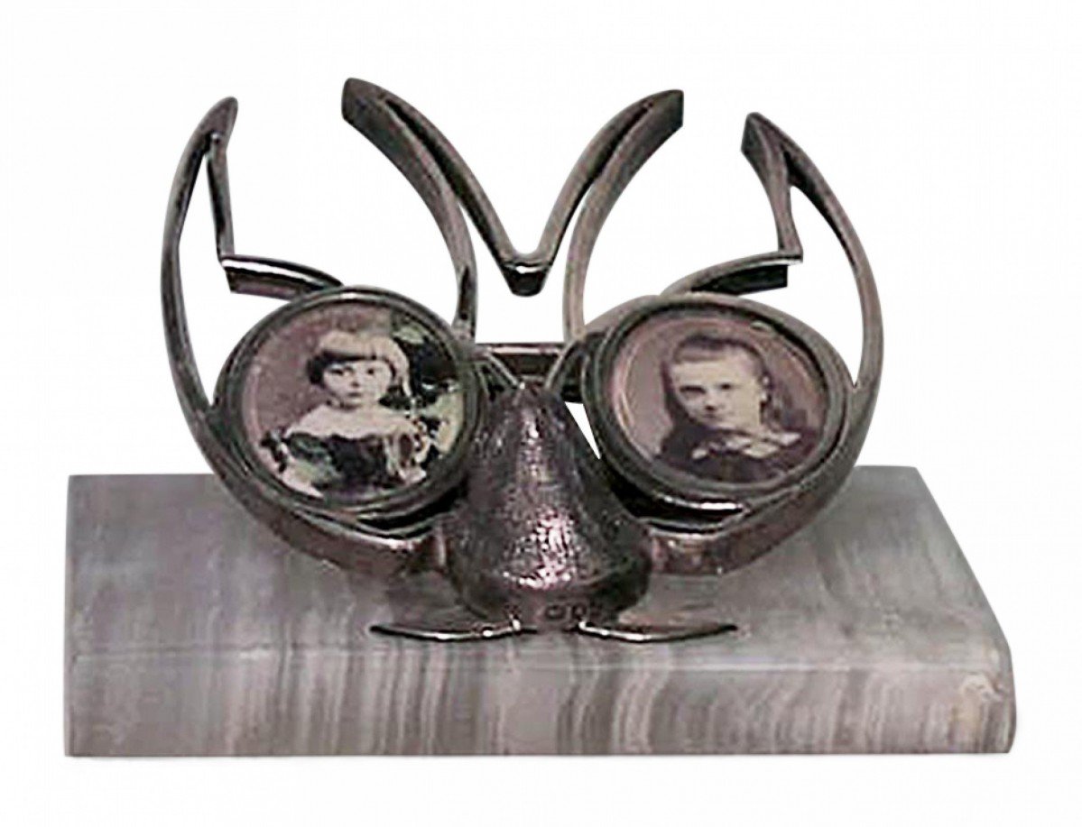 English victorian silver and onyx picture frame