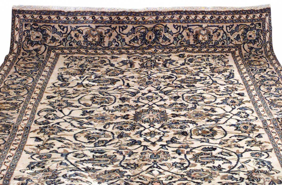 Persian style kashan floral rug