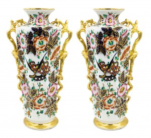 Pair of english victorian porcelain vases