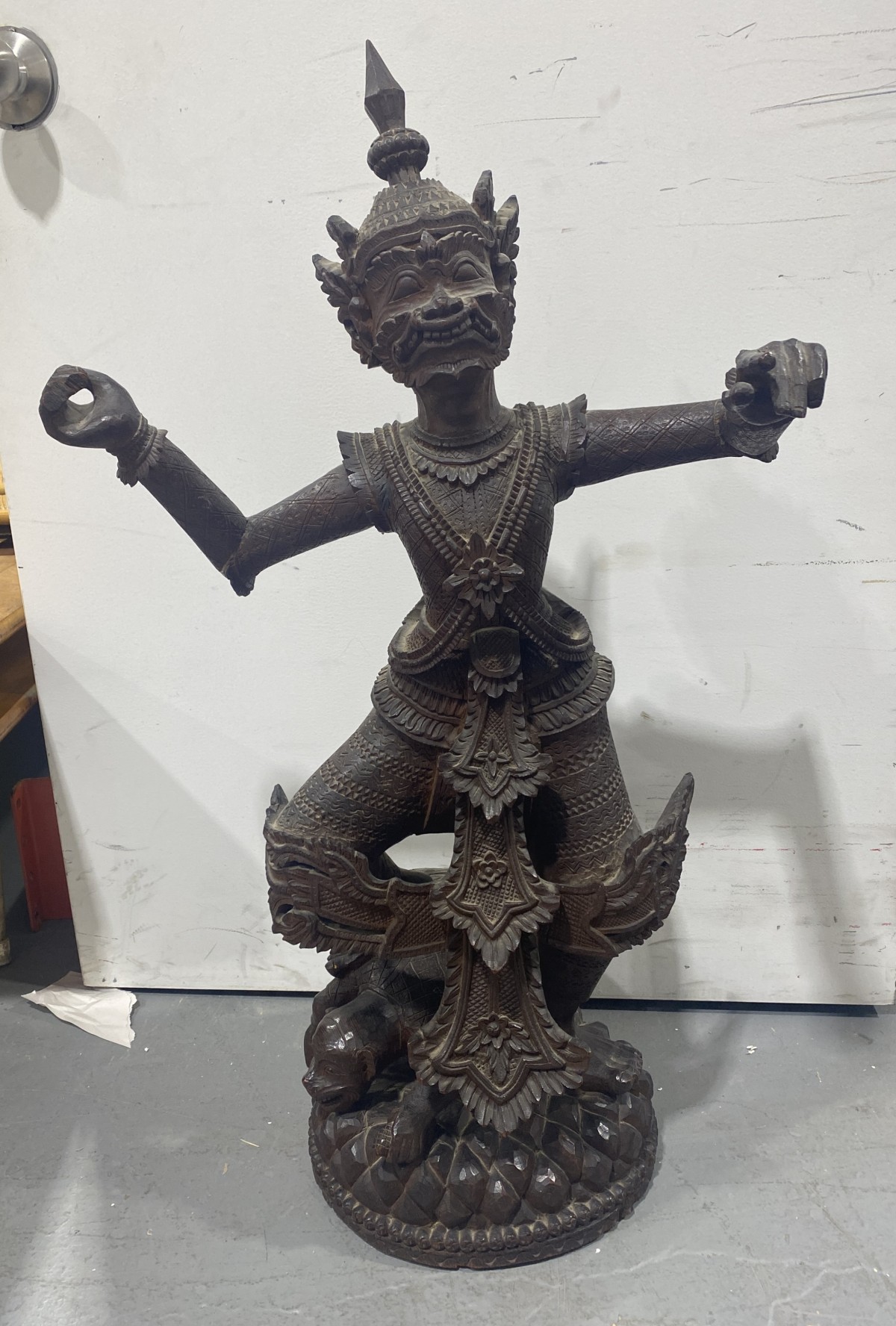 Thai khon dance statue
