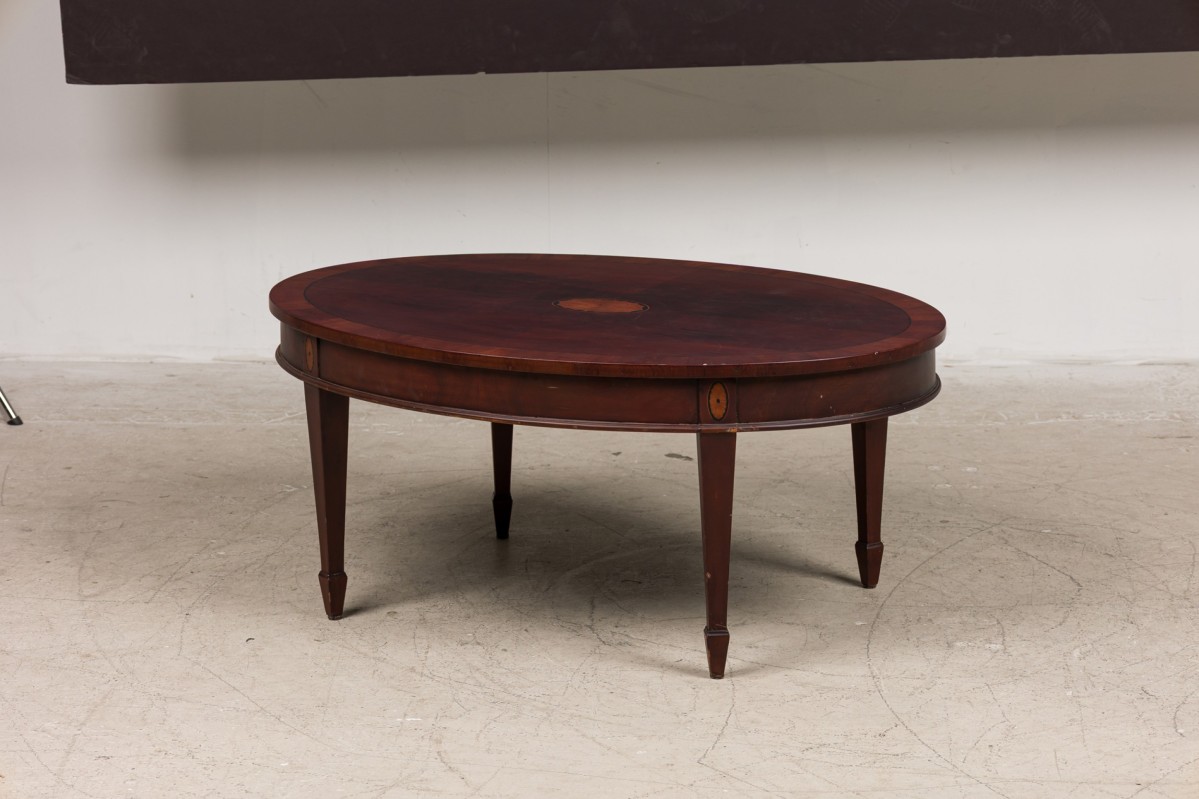 English victorian style oval coffee table