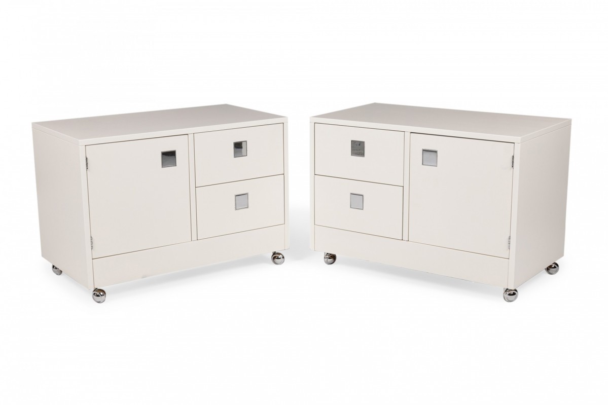 Pair of Directional American Mid Century White Laminate and Chrome Bedside Tables Commodes