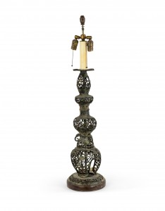 Chinese style black iron filigree table lamp