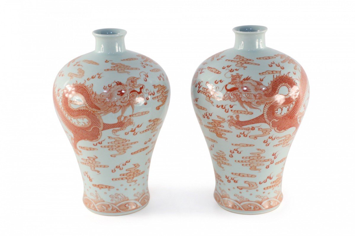 Pair of Chinese Qing Dynasty Style Gray and Alum Red Dragon Motif Meiping Porcelain Vases
