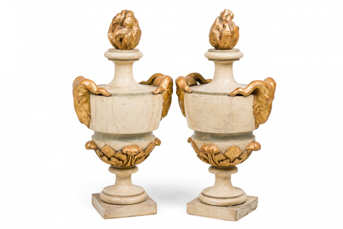 Pair of Italian Neo classic parcel gilt painted wood flame finial decorative urns