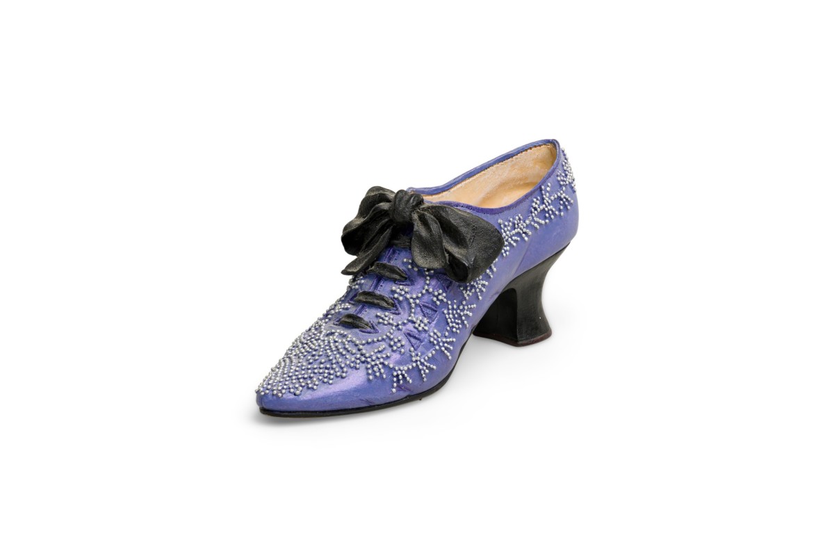 Mid century continental small figurine of a lavender shoe with pearls 
