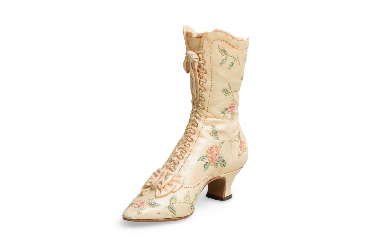 Mid century continental small figurine of a wedding boot 