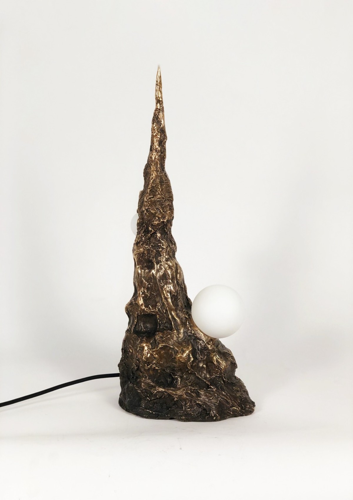 Contemporary khaos sculptural table lamp