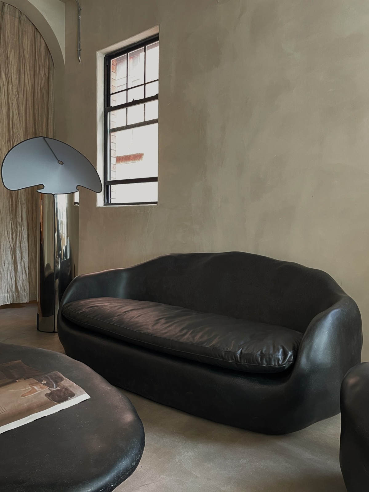 Contemporary black knead fiberglass sofa