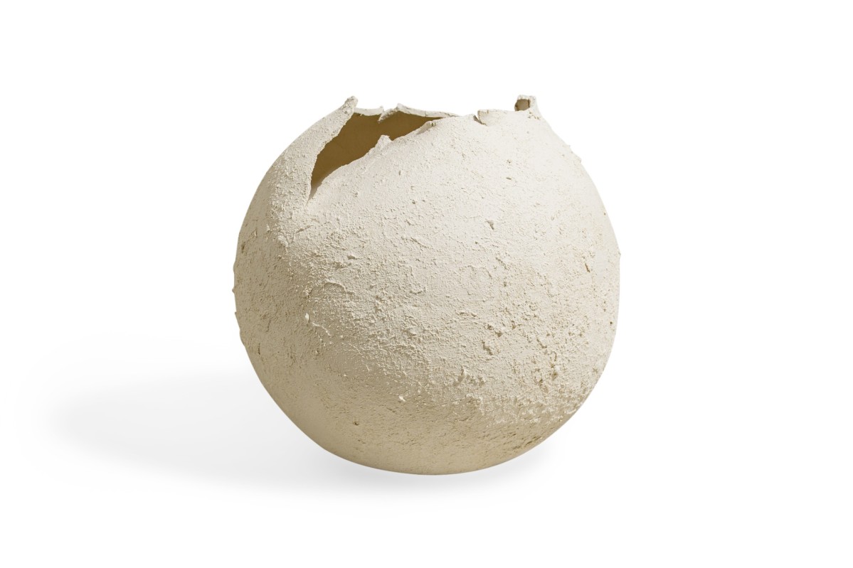 Contemporary no eighteen porcelain sculptural vase urn