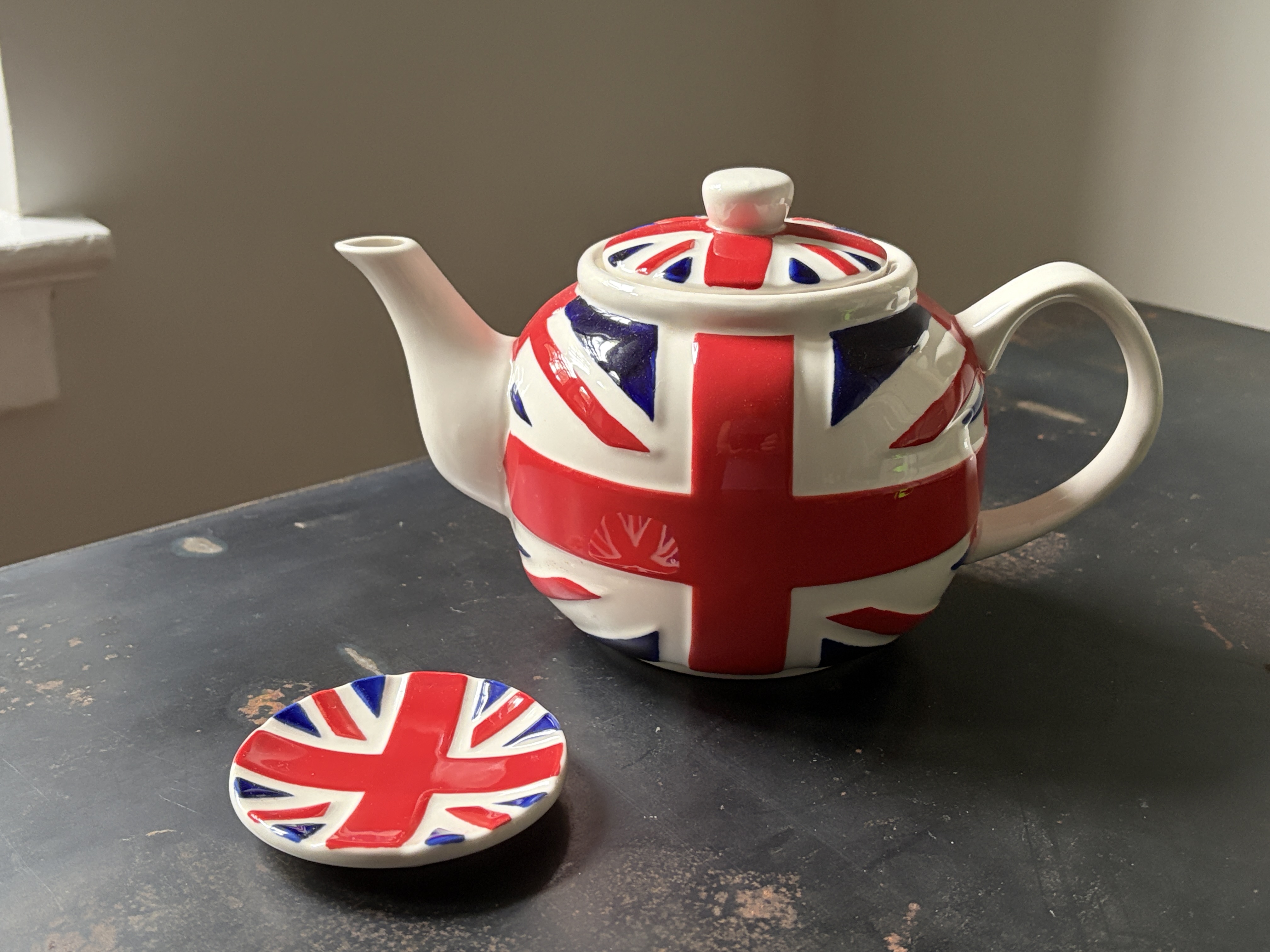 Contemporary ceramic teapot and teabag dish set with union jack design
