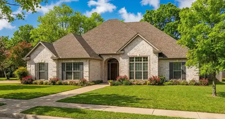 Traditional house plans 12-161 - front exterior, 2,422 sq ft, 3 bed, 2 bath house plans | Monster House Plans