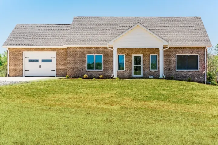 Ranch house plans 145-125 - front exterior, 1,272 sq ft, 4 bed, 3 bath house plans | Monster House Plans