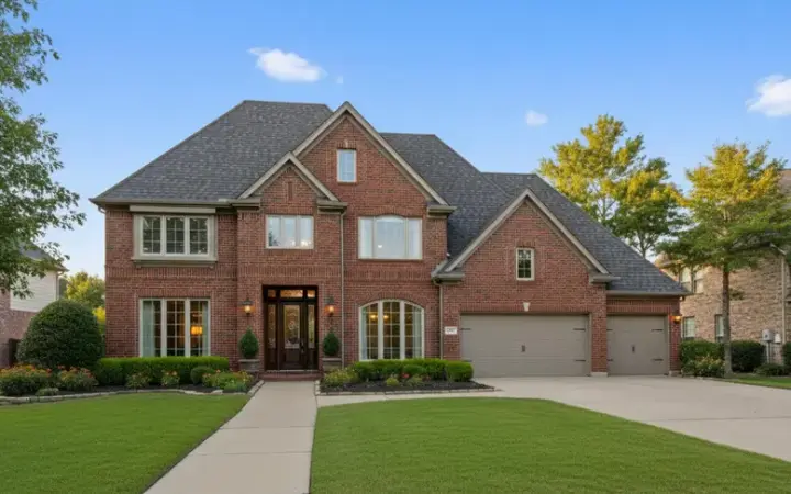 Traditional house plans 19-1523 - front exterior, 4,281 sq ft, 5 bed, 4 bath house plans | Monster House Plans