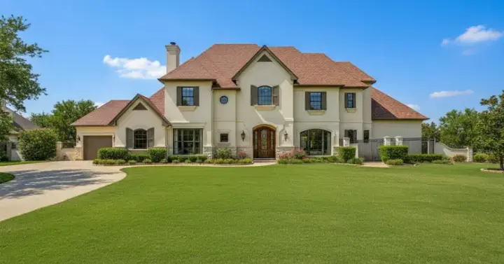 Traditional house plans 19-1564 - front exterior, 5,851 sq ft, 5 bed, 4 bath house plans | Monster House Plans