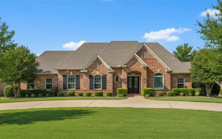 Traditional house plans 19-447 - front exterior, 3,061 sq ft, 4 bed, 3 bath house plans | Monster House Plans