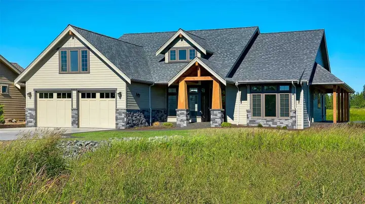 Craftsman house plans 20-122 - front exterior, 2,540 sq ft, 3 bed, 2 bath house plans | Monster House Plans