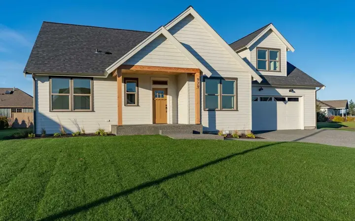 Craftsman house plans 20-171 - front exterior, 2,467 sq ft, 3 bed, 2 bath house plans | Monster House Plans