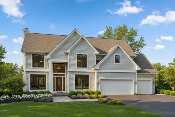Traditional house plans 21-109 - front exterior, 3,083 sq ft, 4 bed, 3 bath house plans | Monster House Plans