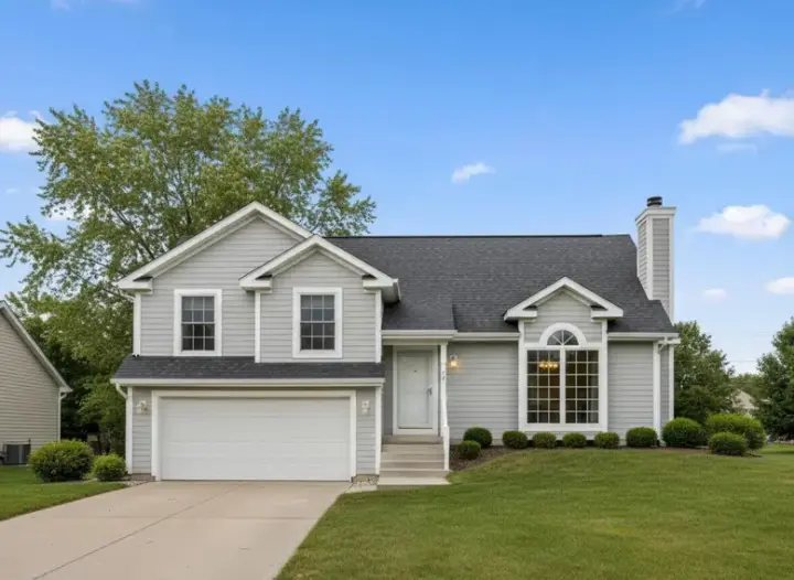 Traditional house plans 21-454 - front exterior, 1,908 sq ft, 3 bed, 2 bath house plans | Monster House Plans
