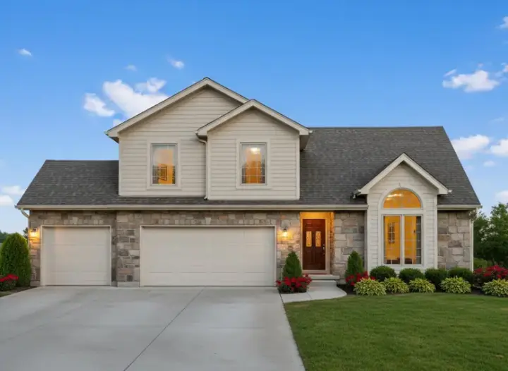 Traditional house plans 21-517 - front exterior, 2,163 sq ft, 4 bed, 3 bath house plans | Monster House Plans