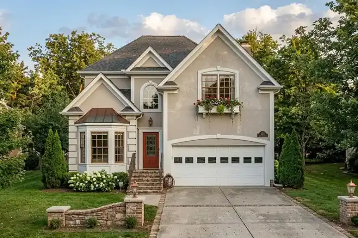 Traditional house plans 4-256 - front exterior, 1,834 sq ft, 3 bed, 2 bath house plans | Monster House Plans