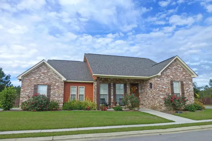 Traditional house plans 50-301 - front exterior, 1,600 sq ft, 3 bed, 2 bath house plans | Monster House Plans