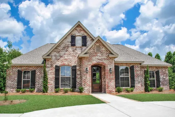Southern house plans 50-306 - front exterior, 1,715 sq ft, 3 bed, 2 bath house plans | Monster House Plans