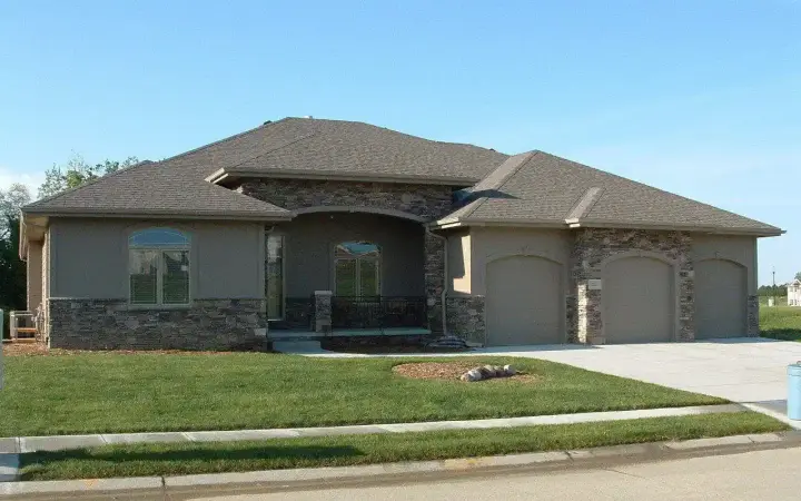 Traditional house plans 52-166 - front exterior, 2,478 sq ft, 2 bed, 2 bath house plans | Monster House Plans