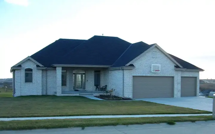 Traditional house plans 52-173 - front exterior, 2,483 sq ft, 3 bed, 2 bath house plans | Monster House Plans