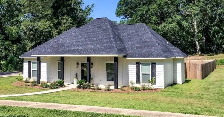 Southern house plans 56-246 - front exterior, 1,422 sq ft, 3 bed, 2 bath house plans | Monster House Plans