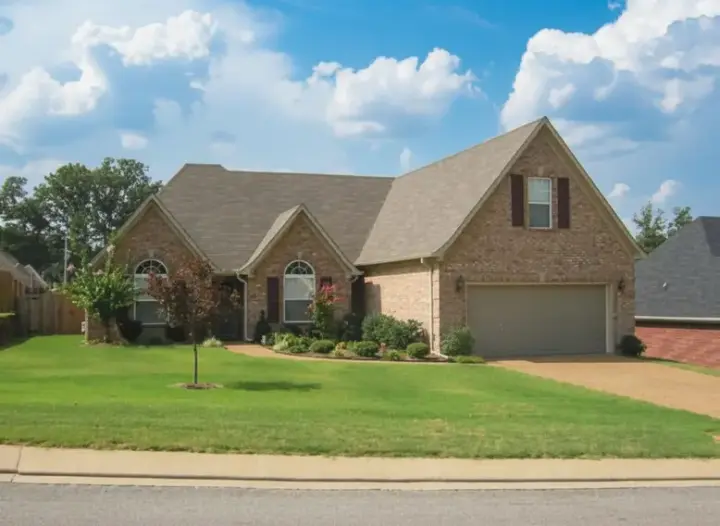 Traditional house plans 6-1377 - front exterior, 1,655 sq ft, 3 bed, 2 bath house plans | Monster House Plans
