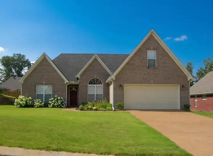 Traditional house plans 6-1378 - front exterior, 1,600 sq ft, 3 bed, 2 bath house plans | Monster House Plans