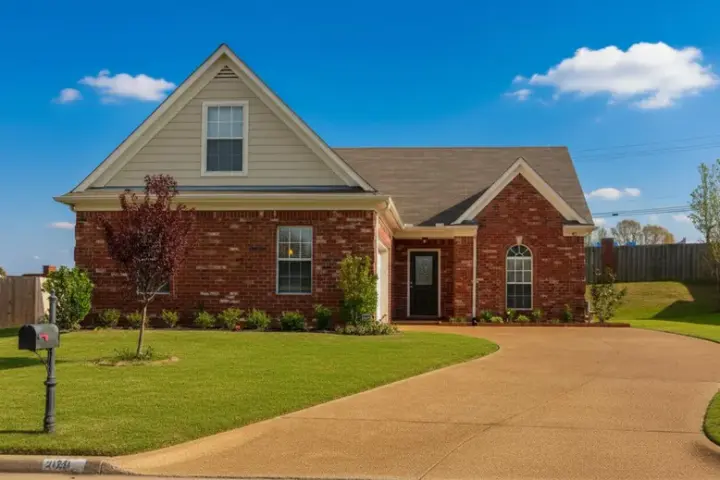 Traditional house plans 6-1381 - front exterior, 1,920 sq ft, 3 bed, 2 bath house plans | Monster House Plans