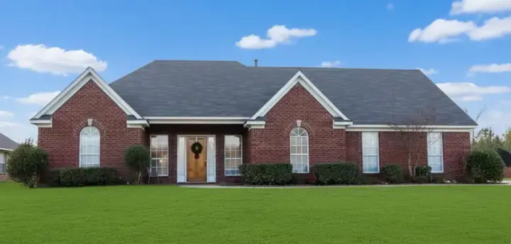 Traditional house plans 6-1421 - front exterior, 1,816 sq ft, 3 bed, 2 bath house plans | Monster House Plans