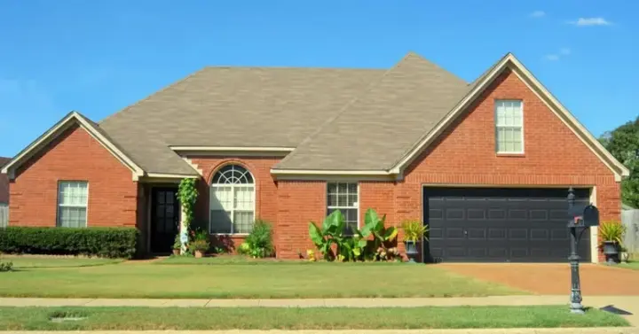 European house plans 6-1690 - front exterior, 1,668 sq ft, 3 bed, 2 bath house plans | Monster House Plans