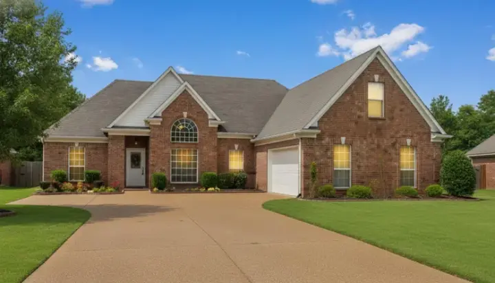 Traditional house plans 6-716 - front exterior, 1,833 sq ft, 3 bed, 2 bath house plans | Monster House Plans