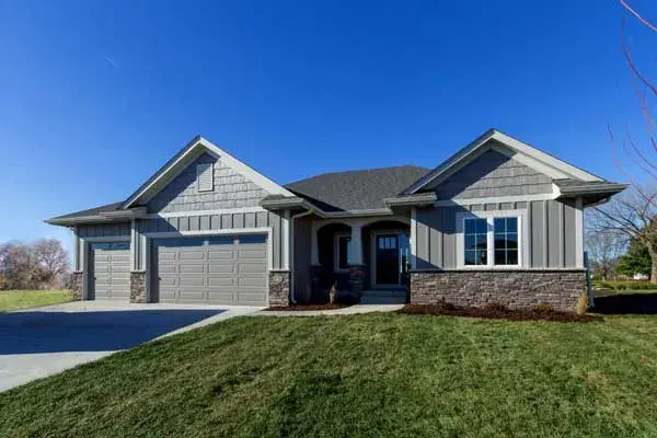 Traditional house plans 7-1356 - front exterior, 2,964 sq ft, 4 bed, 3 bath house plans | Monster House Plans