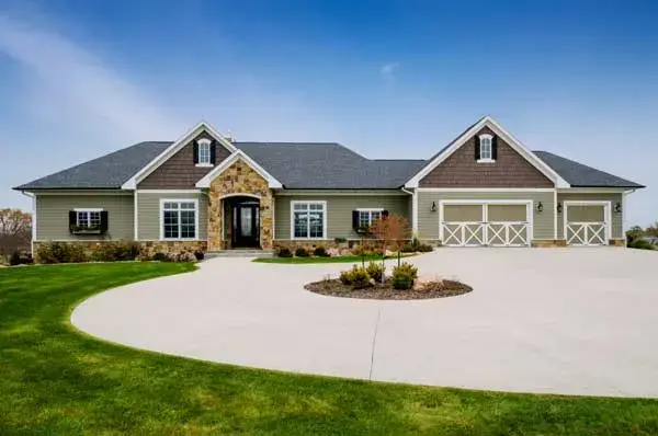 Ranch house plans 7-1362 - front exterior, 4,246 sq ft, 4 bed, 4 bath house plans | Monster House Plans