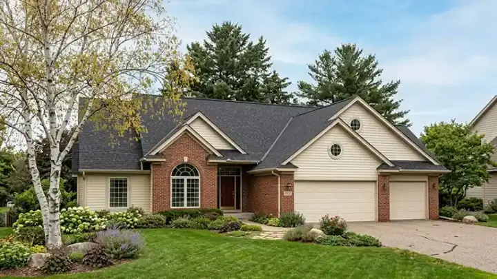 Traditional house plans 7-353 - front exterior, 1,907 sq ft, 3 bed, 2 bath house plans | Monster House Plans